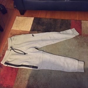 Nike Tech Fleece (Large)